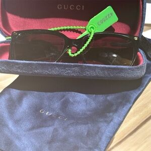 Gucci Black Sunglasses with Red Lining Case And Bag